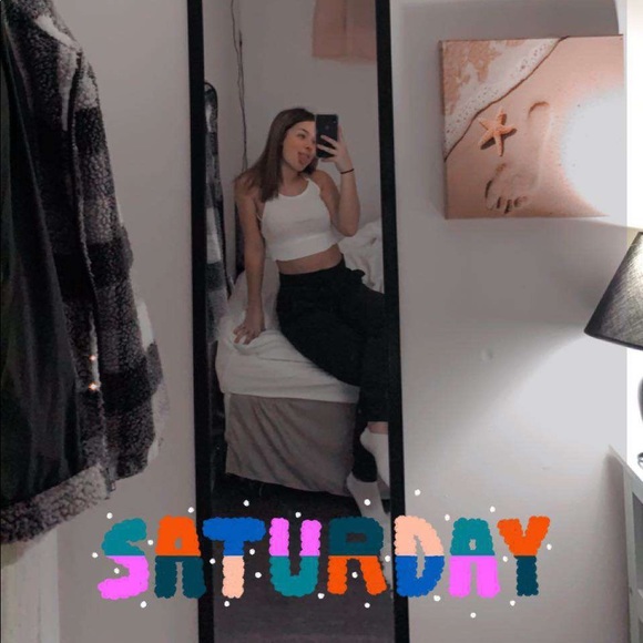 Meet your Posher, Ellie - Picture 5 of 13